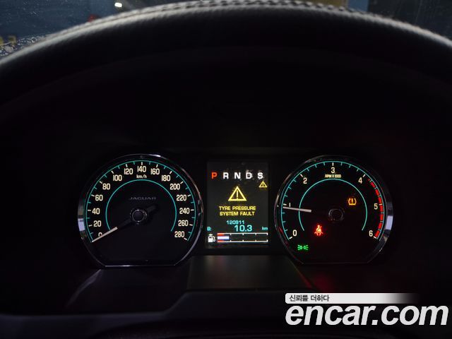 Jaguar XF 2.2D Luxury X250 2015 — фото 21
