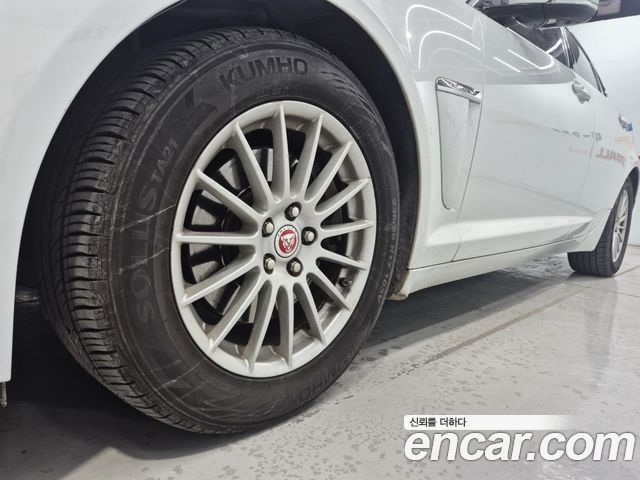 Jaguar XF 2.2D Luxury X250 2015 — фото 24