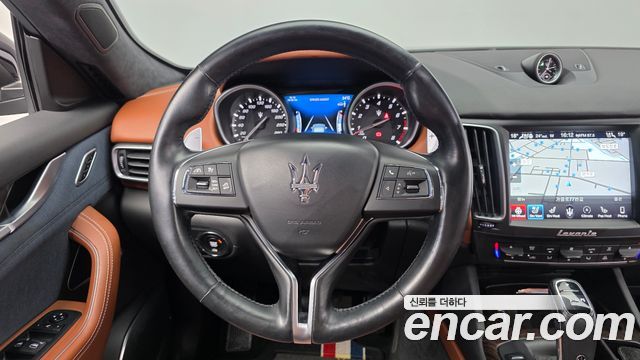 Maserati Levante 3.0 AWD GranLusso 2020 — фото 13