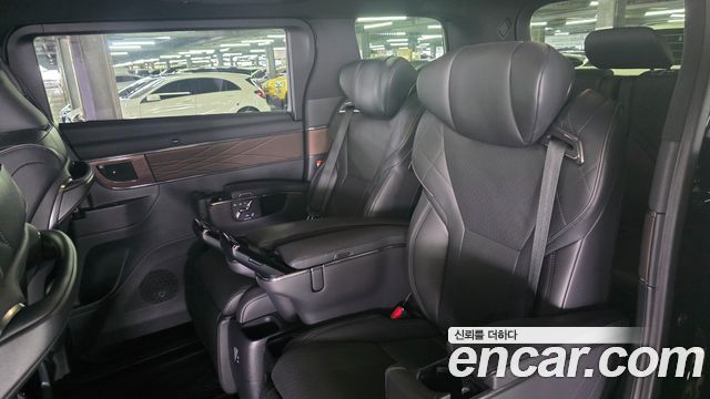 Toyota Alphard (IV) 2.5 HEV Executive AWD 2024 — фото 6