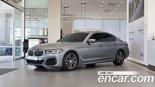 BMW 5 Series (G30) 520i M Sport 2023 — фото 1