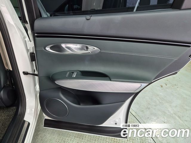 Genesis Electrified (GV70) e-AWD 2022 — фото 10