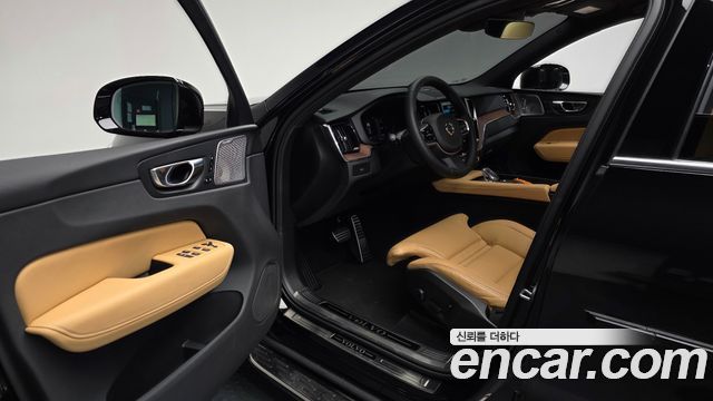 Volvo XC60 (II) B6 Ultra Bright 2025 — фото 10