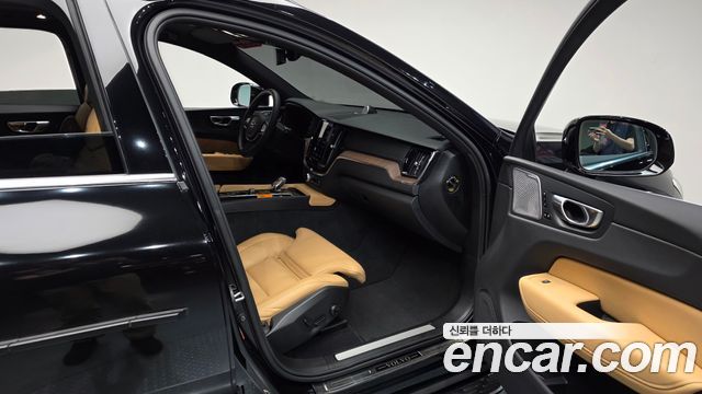 Volvo XC60 (II) B6 Ultra Bright 2025 — фото 11
