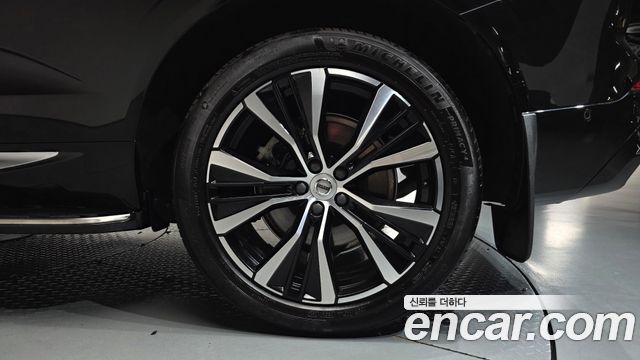 Volvo XC60 (II) B6 Ultra Bright 2025 — фото 21