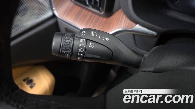 Volvo XC60 (II) B6 Ultra Bright 2025 — фото 33