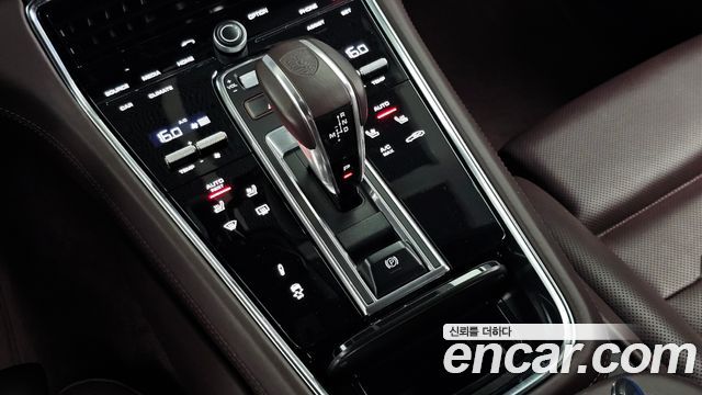Porsche Panamera (971) 4.0 GTS 2020 — фото 9