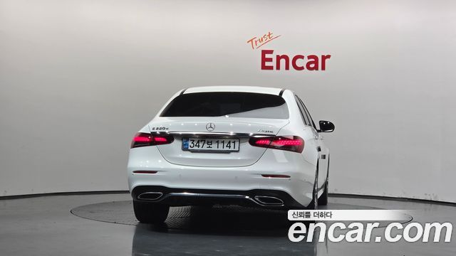 Mercedes-Benz E-Class (W213) E220d 4MATIC AMG Line 2021 — фото 4