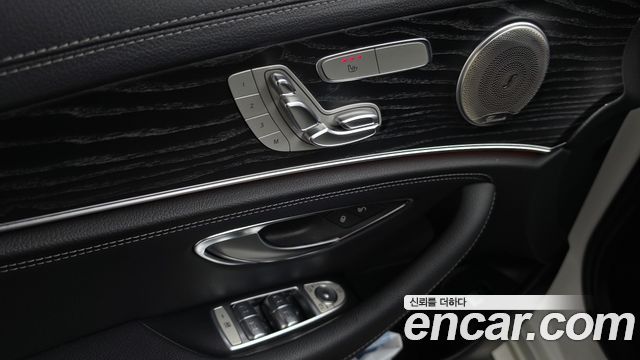 Mercedes-Benz E-Class (W213) E220d 4MATIC AMG Line 2021 — фото 18