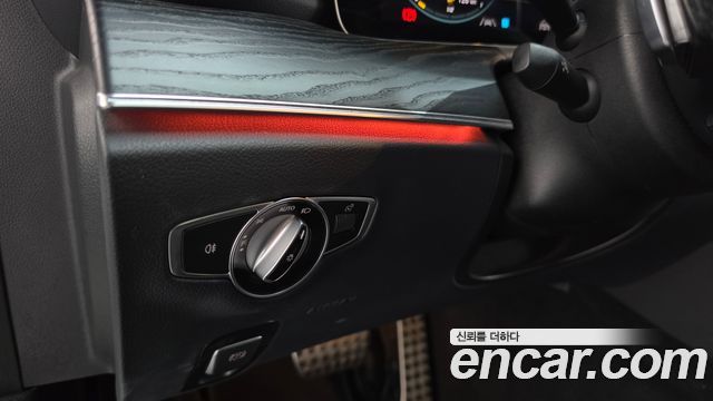 Mercedes-Benz E-Class (W213) E220d 4MATIC AMG Line 2021 — фото 20