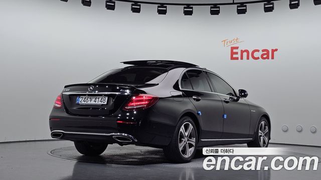 Mercedes-Benz E-Class (W213) E300 4MATIC Avnatgarde 2017 — фото 2