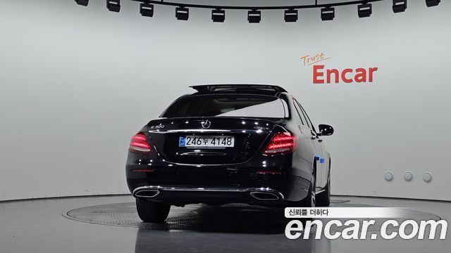 Mercedes-Benz E-Class (W213) E300 4MATIC Avnatgarde 2017 — фото 4