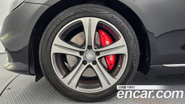 Mercedes-Benz E-Class (W213) E300 4MATIC Avnatgarde 2017 — фото 5