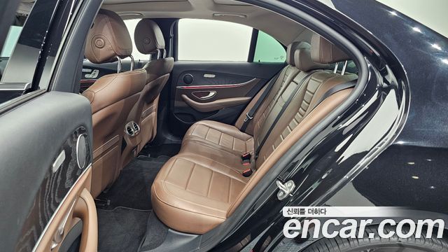 Mercedes-Benz E-Class (W213) E300 4MATIC Avnatgarde 2017 — фото 11