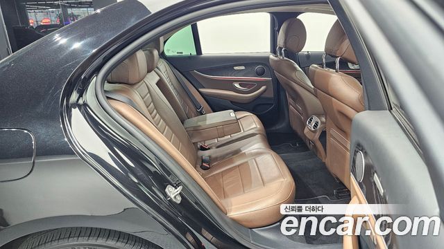 Mercedes-Benz E-Class (W213) E300 4MATIC Avnatgarde 2017 — фото 19