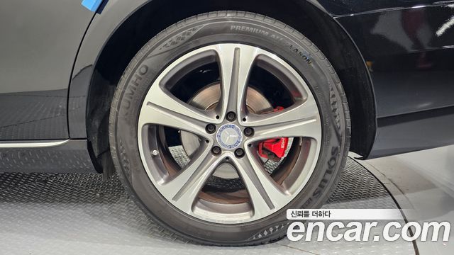Mercedes-Benz E-Class (W213) E300 4MATIC Avnatgarde 2017 — фото 21