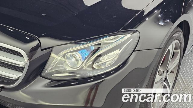 Mercedes-Benz E-Class (W213) E300 4MATIC Avnatgarde 2017 — фото 22