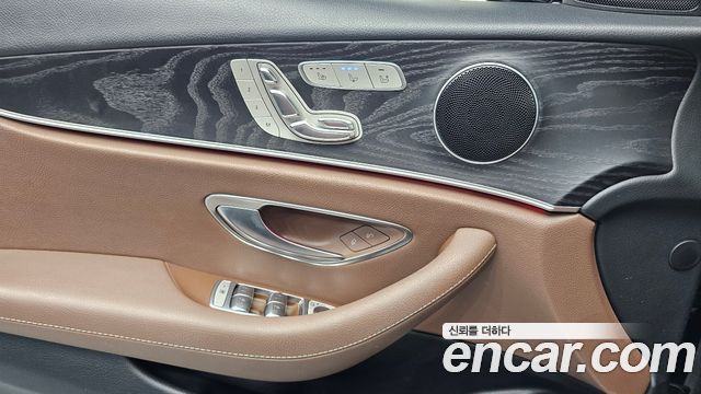 Mercedes-Benz E-Class (W213) E300 4MATIC Avnatgarde 2017 — фото 28