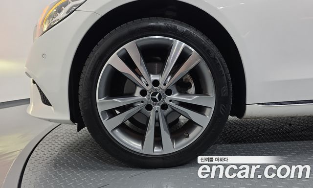 Mercedes-Benz C-Class (W205) C220 d 4MATIC 2020 — фото 5
