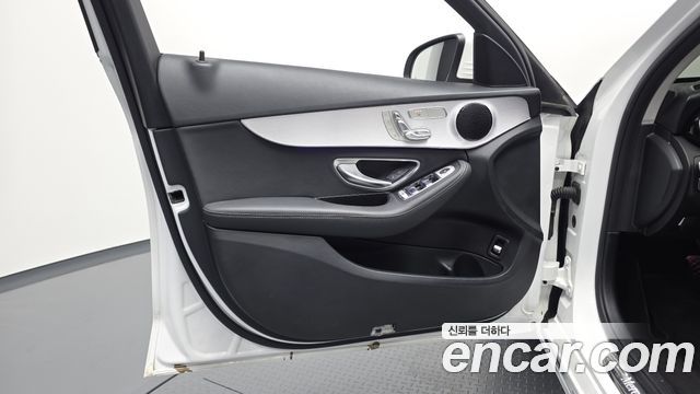 Mercedes-Benz C-Class (W205) C220 d 4MATIC 2020 — фото 24