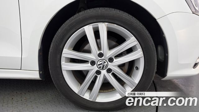 Volkswagen Jetta 2.0 TDI BlueMotion Premium 6th 2015 — фото 5