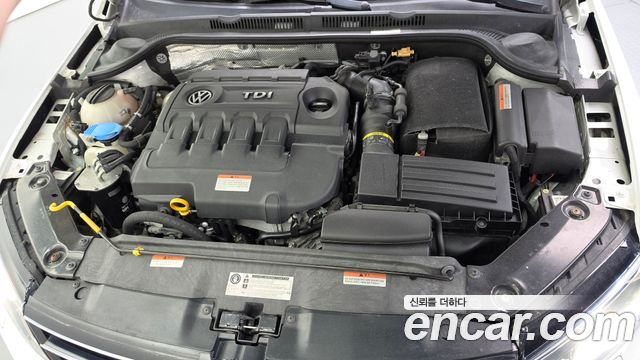 Volkswagen Jetta 2.0 TDI BlueMotion Premium 6th 2015 — фото 6