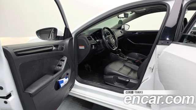 Volkswagen Jetta 2.0 TDI BlueMotion Premium 6th 2015 — фото 10