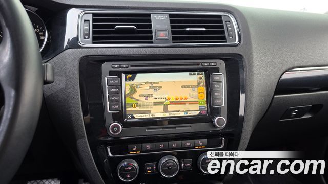 Volkswagen Jetta 2.0 TDI BlueMotion Premium 6th 2015 — фото 14