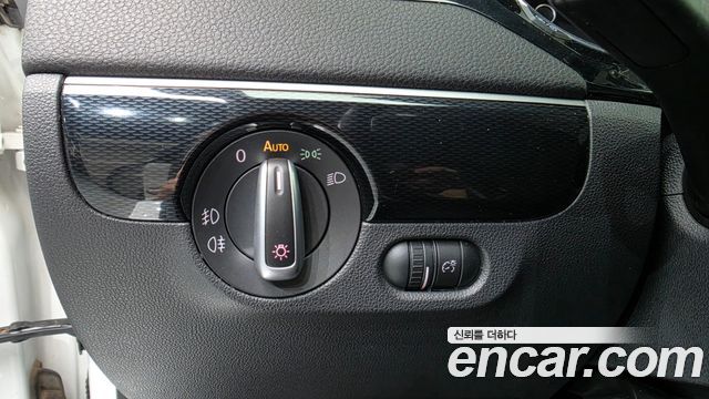 Volkswagen Jetta 2.0 TDI BlueMotion Premium 6th 2015 — фото 18