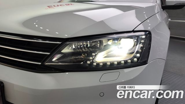 Volkswagen Jetta 2.0 TDI BlueMotion Premium 6th 2015 — фото 22