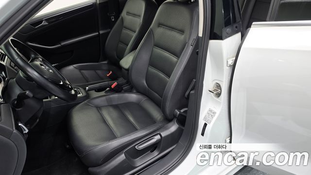 Volkswagen Jetta 2.0 TDI BlueMotion Premium 6th 2015 — фото 29