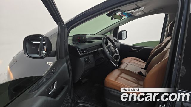 Hyundai Staria Tourer 11-Seater Smart 2023 — фото 10