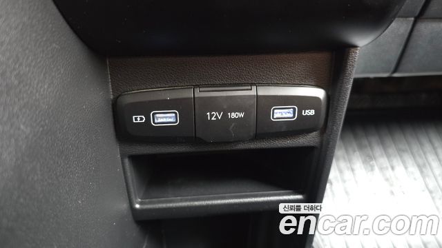 Hyundai Staria Tourer 11-Seater Smart 2023 — фото 12