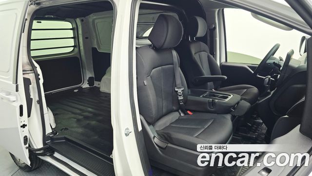 Hyundai Staria Cargo 3-Seater Smart 2022 — фото 16