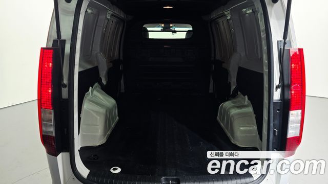 Hyundai Staria Cargo 3-Seater Smart 2022 — фото 17