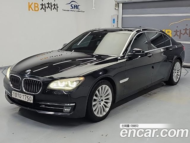 BMW 7 Series (F01) 740Li