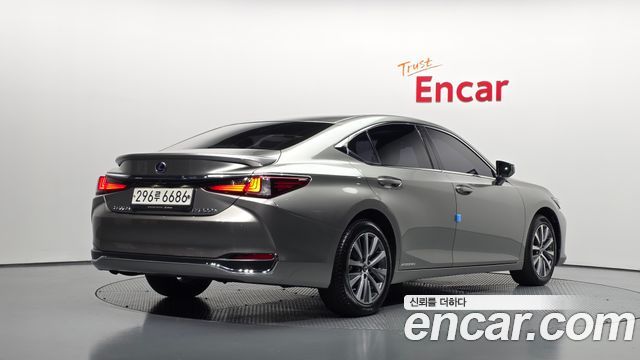 Lexus ES300h (VII) Supreme 2019 — фото 2