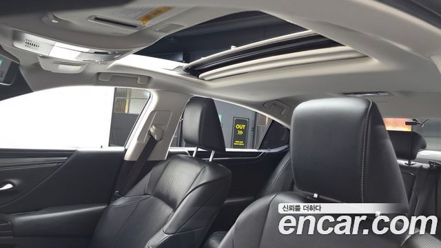 Lexus ES300h (VII) Supreme 2019 — фото 18
