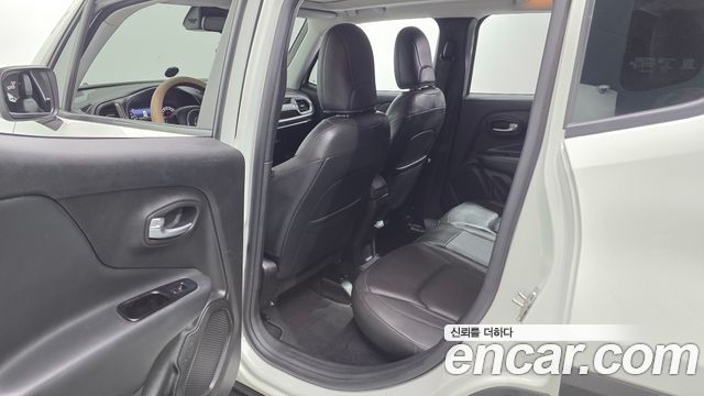 Jeep Renegade 2.4 Limited 2021 — фото 11