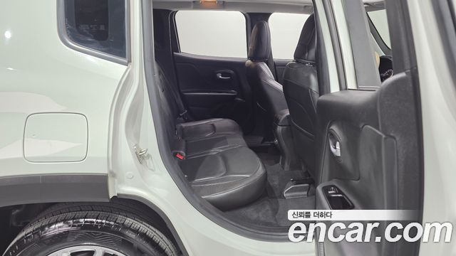 Jeep Renegade 2.4 Limited 2021 — фото 12