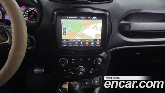 Jeep Renegade 2.4 Limited 2021 — фото 13
