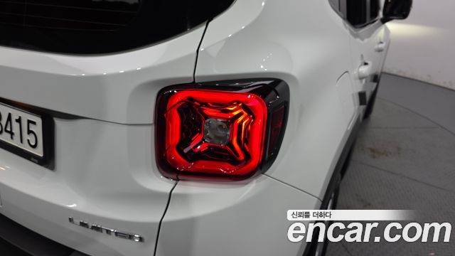 Jeep Renegade 2.4 Limited 2021 — фото 23