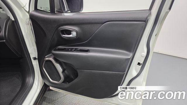 Jeep Renegade 2.4 Limited 2021 — фото 24