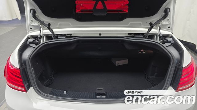 Mercedes-Benz E-Class (W212) E200 Cabriolet 2016 — фото 20