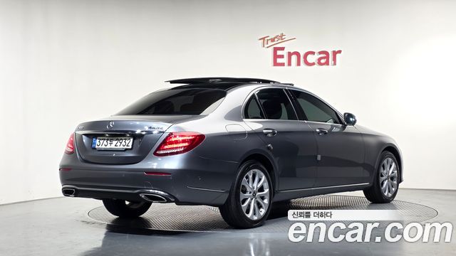 Mercedes-Benz E-Class (W213) E300 4MATIC Exclusive 2019 — фото 2