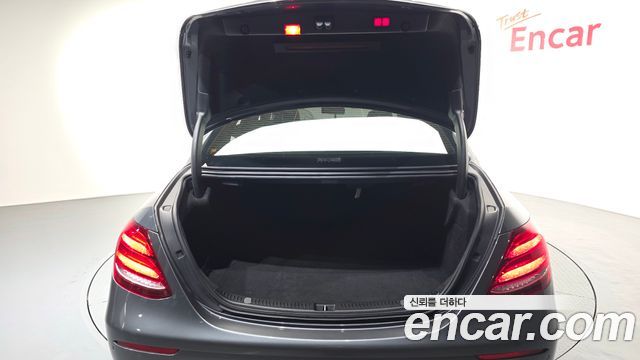 Mercedes-Benz E-Class (W213) E300 4MATIC Exclusive 2019 — фото 18