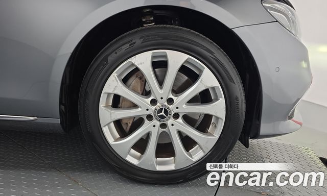 Mercedes-Benz E-Class (W213) E300 4MATIC Exclusive 2019 — фото 21