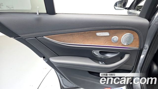 Mercedes-Benz E-Class (W213) E300 4MATIC Exclusive 2019 — фото 25