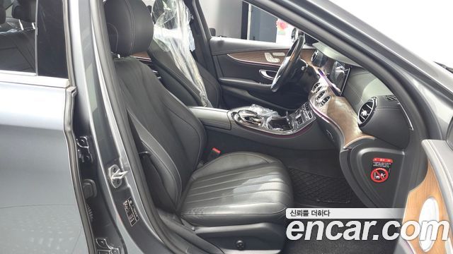 Mercedes-Benz E-Class (W213) E300 4MATIC Exclusive 2019 — фото 26