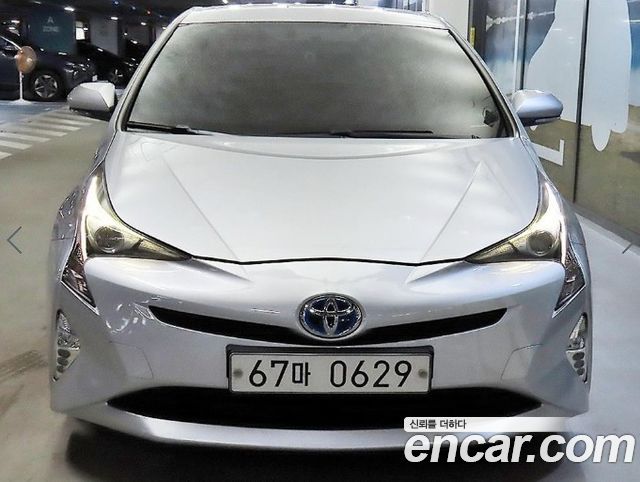 Toyota Prius (IV) 1.8 E 2016 — фото 2